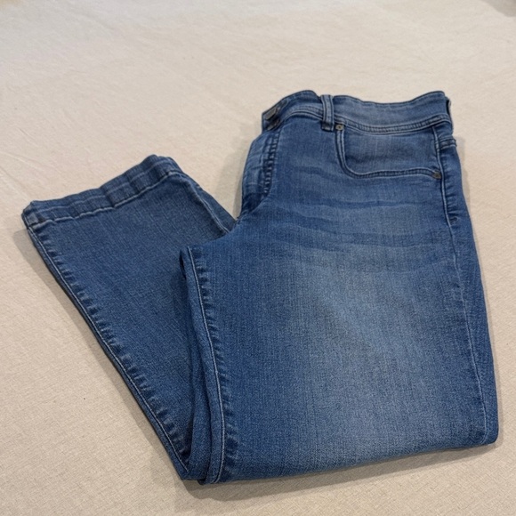 Kut from the Kloth Denim - Kut from the Kloth Straight Leg Cropped Blue Jeans size 10 button and zip fly